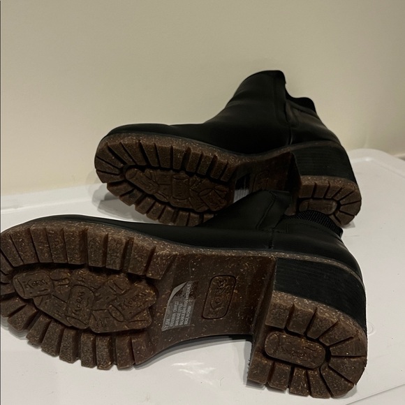 Kork-Ease Black Leather Ankle Booties - Picture 5 of 6